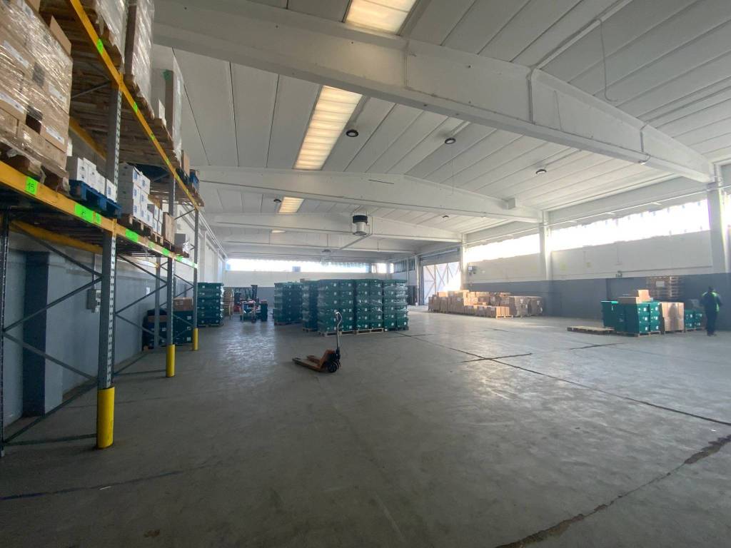 locale commerciale in affitto a San Giuliano Milanese in zona Sesto Ulteriano