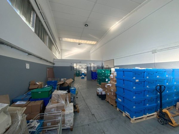 locale commerciale in affitto a San Giuliano Milanese in zona Sesto Ulteriano