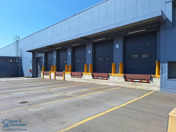 locale commerciale in affitto a San Giuliano Milanese in zona Sesto Ulteriano