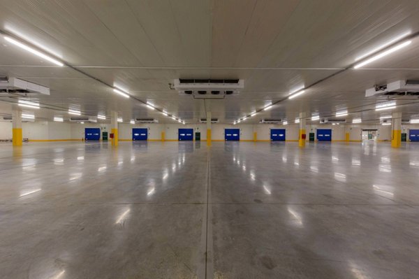 locale di sgombero in affitto a San Giuliano Milanese