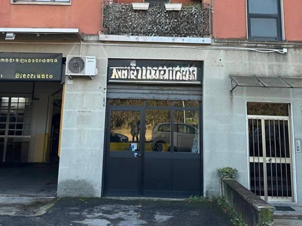 negozio in affitto a San Giuliano Milanese in zona Borgolombardo
