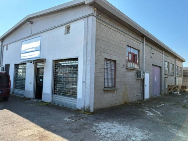 locale commerciale in affitto a San Giuliano Milanese in zona Zivido