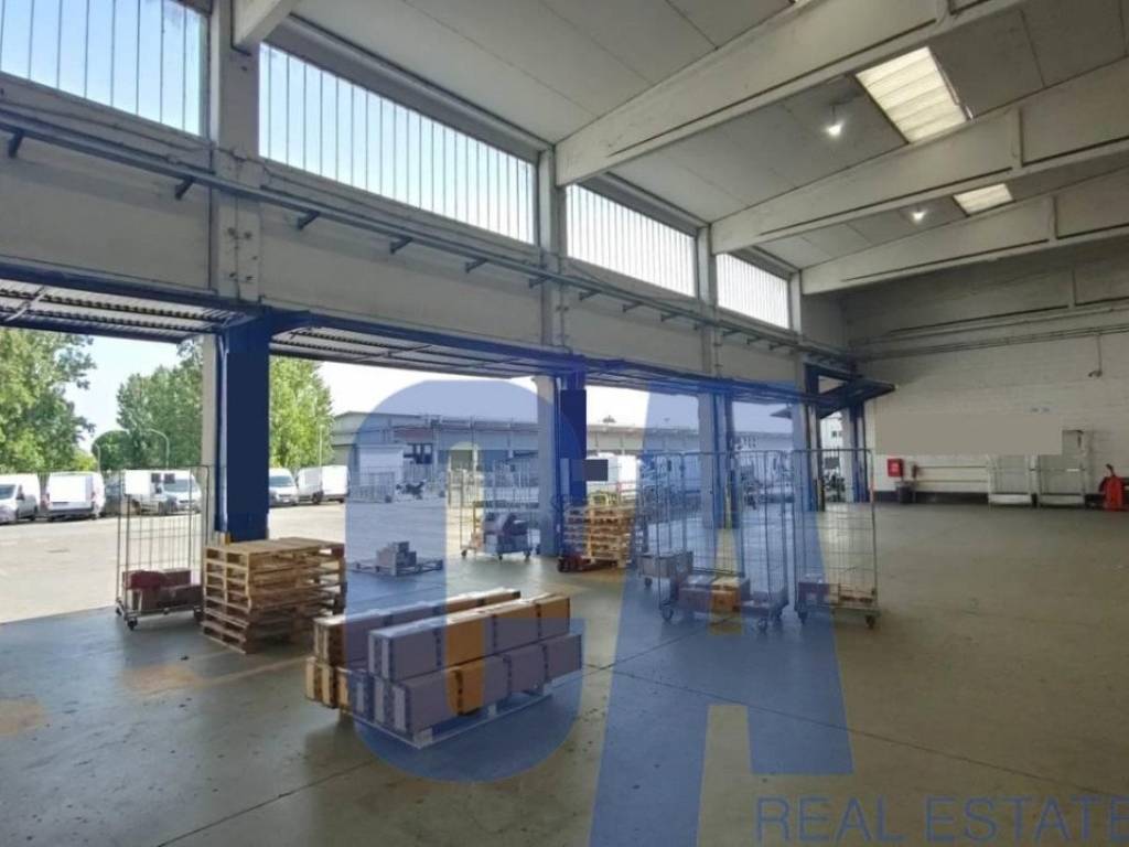 locale commerciale in affitto a San Giuliano Milanese in zona Sesto Ulteriano