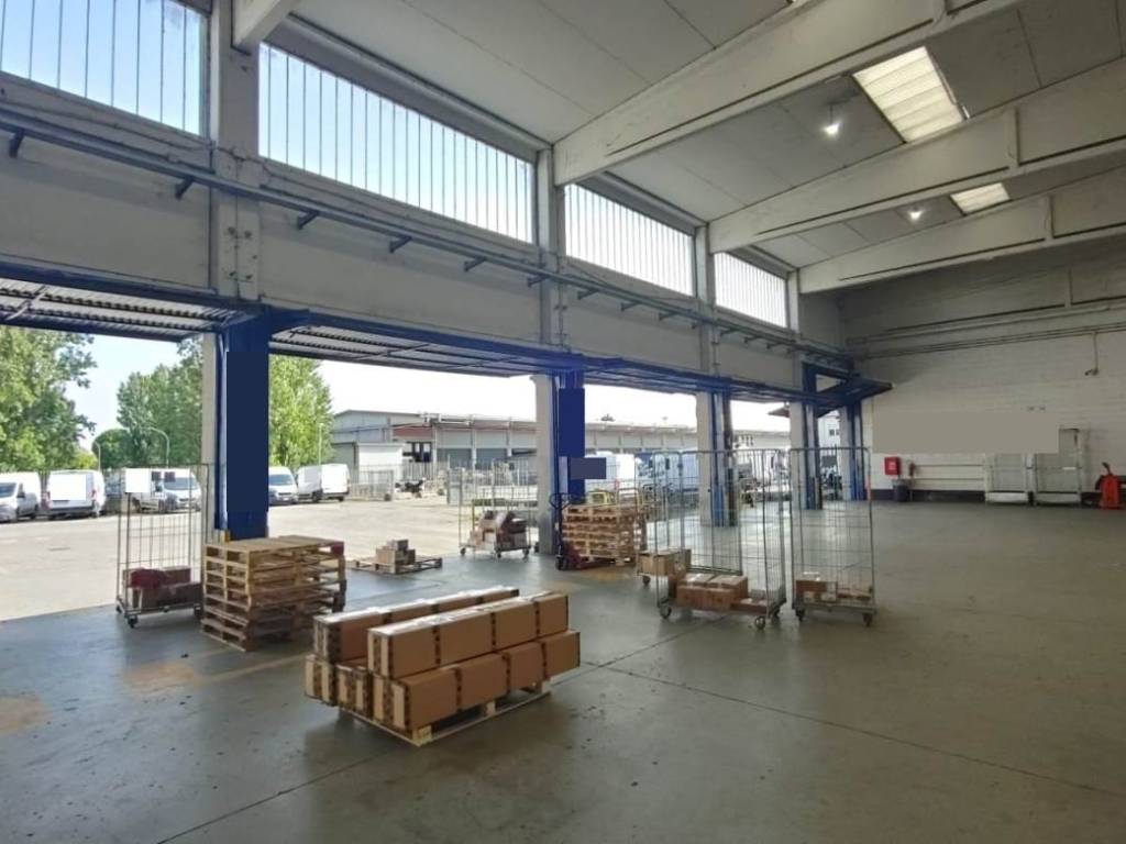 locale commerciale in affitto a San Giuliano Milanese in zona Sesto Ulteriano