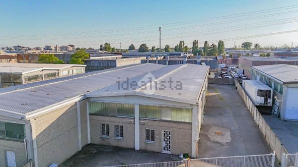 locale di sgombero in affitto a San Giuliano Milanese