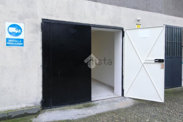 locale di sgombero in affitto a San Giuliano Milanese