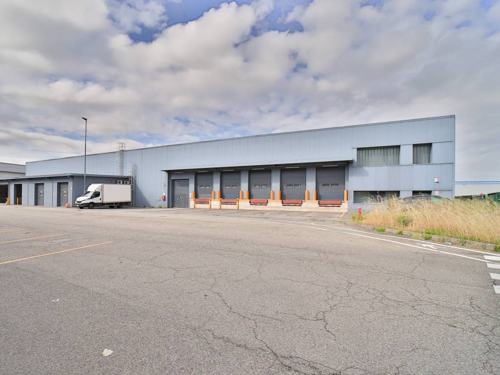 locale commerciale in affitto a San Giuliano Milanese in zona Sesto Ulteriano