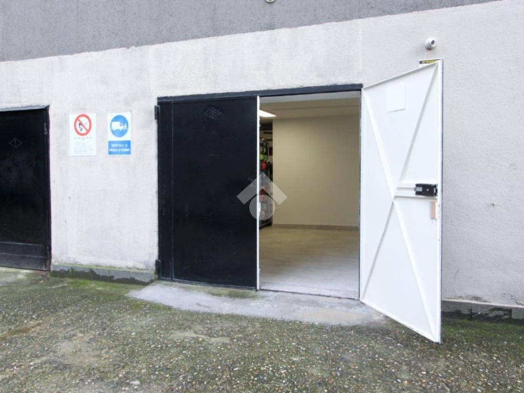 locale di sgombero in affitto a San Giuliano Milanese