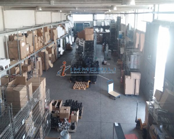locale commerciale in affitto a San Giuliano Milanese