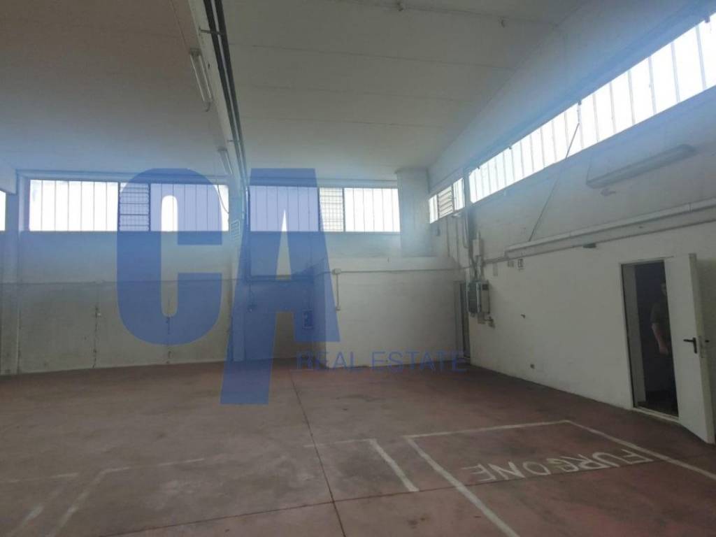 locale commerciale in affitto a San Giuliano Milanese in zona Sesto Ulteriano