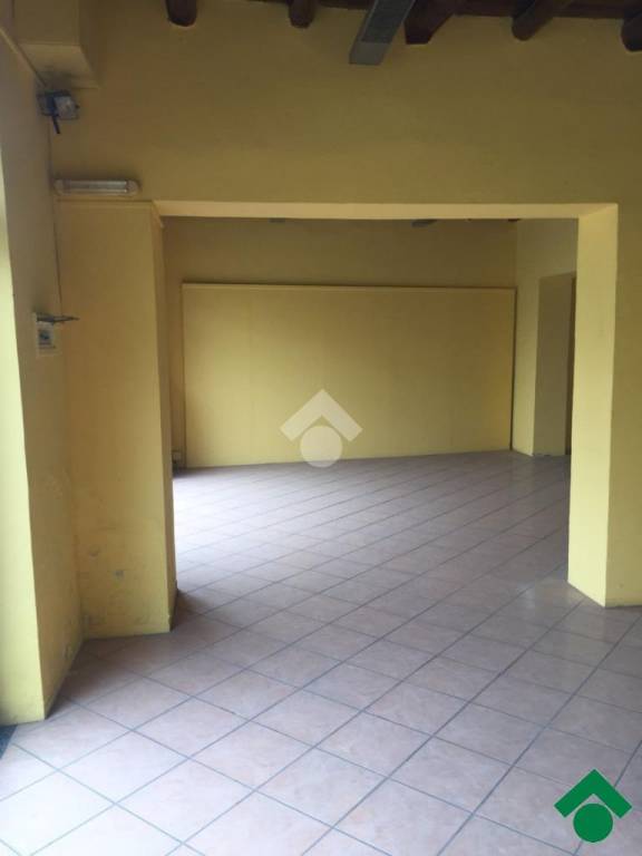 negozio in affitto a San Vittore Olona