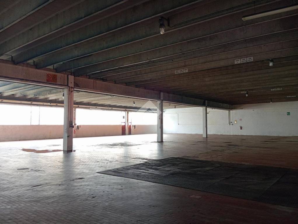 locale commerciale in affitto a San Vittore Olona