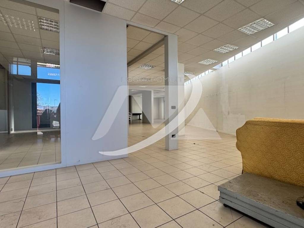 negozio in affitto a San Vittore Olona