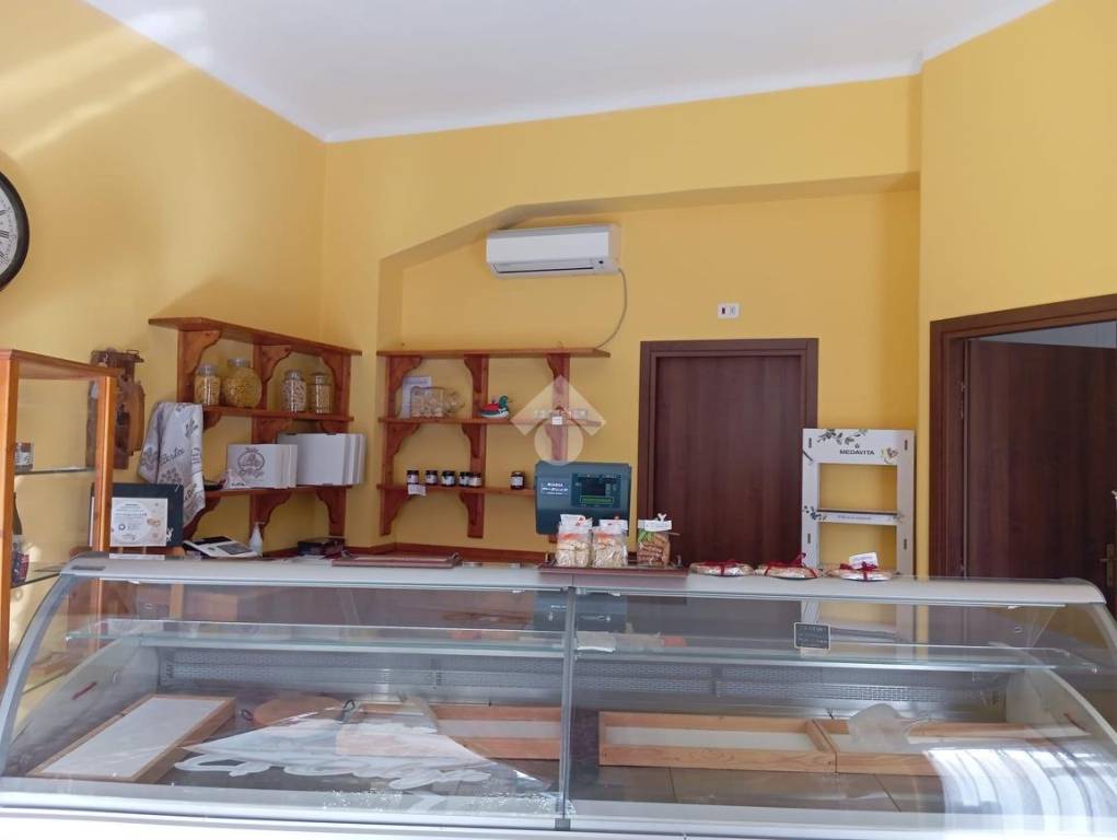 negozio in affitto a San Vittore Olona