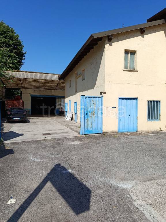 locale commerciale in affitto a Sedriano in zona Roveda