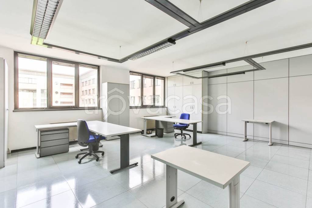 ufficio in affitto a Segrate