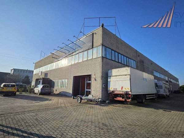 locale commerciale in affitto a Segrate
