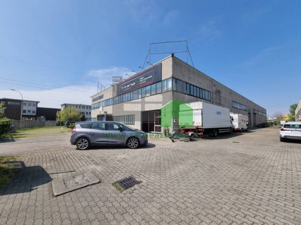 locale commerciale in affitto a Segrate