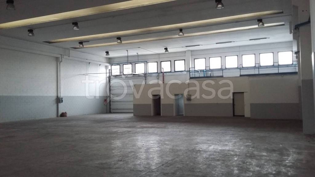 locale commerciale in affitto a Segrate