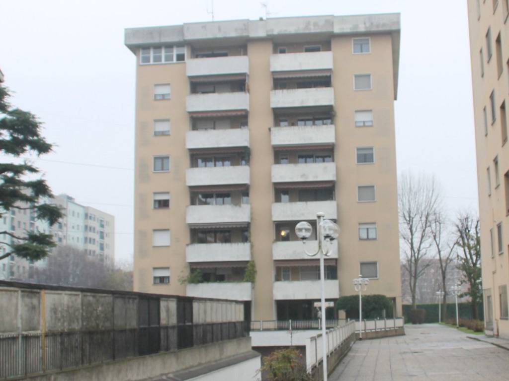 appartamento in affitto a Segrate in zona Redecesio