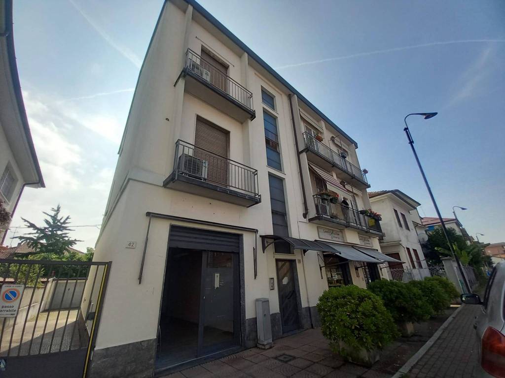 negozio in affitto a Segrate