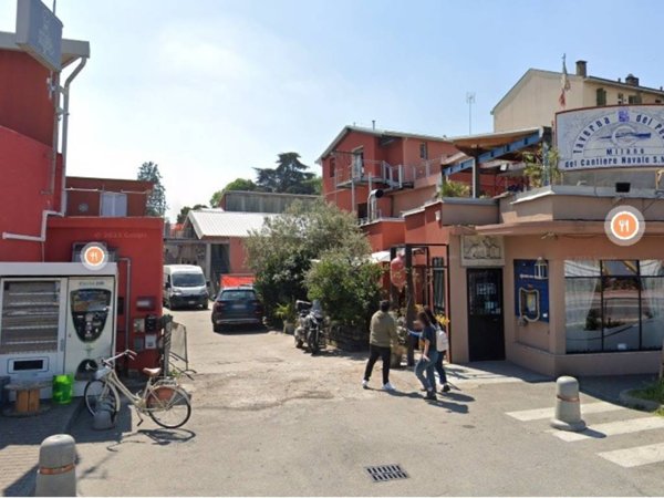 locale commerciale in affitto a Segrate in zona Novegro