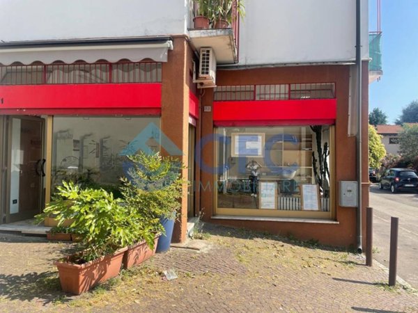 negozio in affitto a Segrate