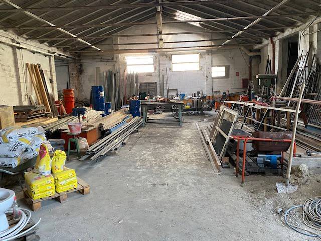 locale commerciale in affitto a Segrate in zona Novegro