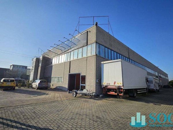 locale commerciale in affitto a Segrate