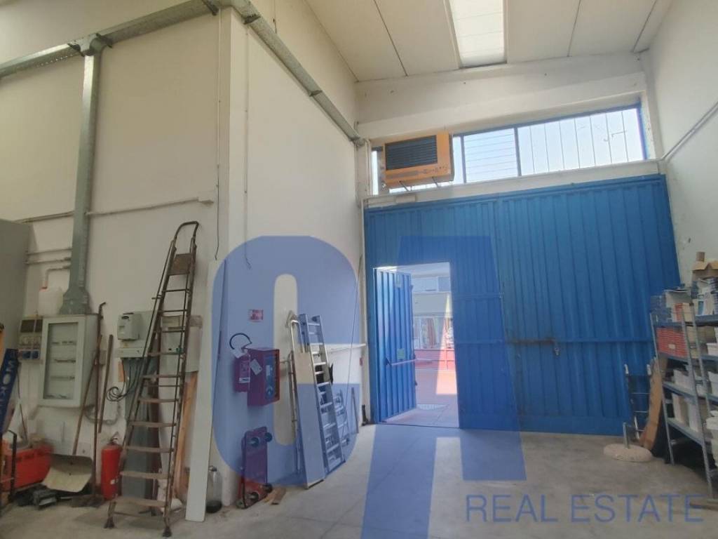 negozio in affitto a Segrate