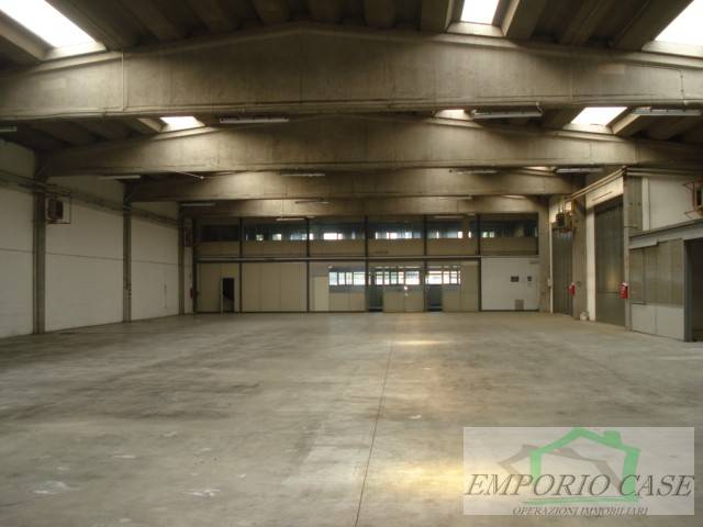 locale commerciale in affitto a Segrate