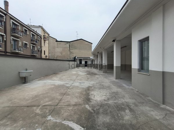locale di sgombero in affitto a Segrate