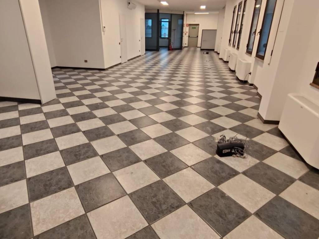 ufficio in affitto a Segrate in zona Redecesio