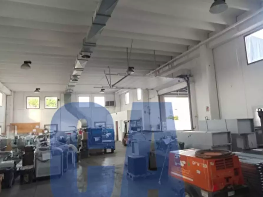 locale commerciale in affitto a Segrate