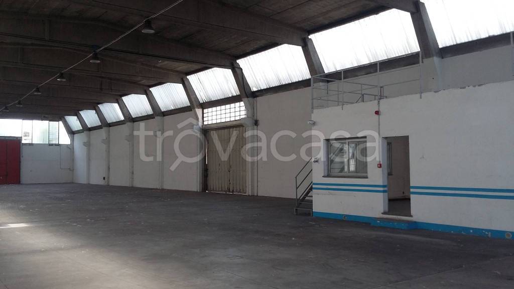 locale commerciale in affitto a Segrate