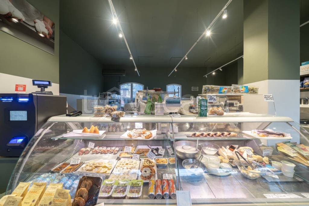 negozio in affitto a Segrate