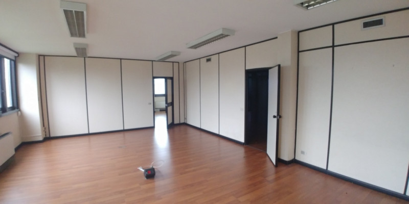 capannone in affitto a Segrate