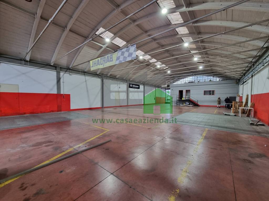 locale commerciale in affitto a Segrate