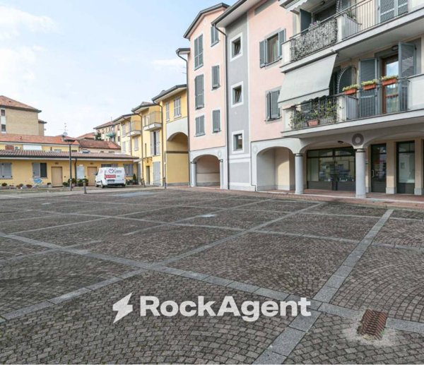 negozio in affitto a Segrate in zona Rovagnasco