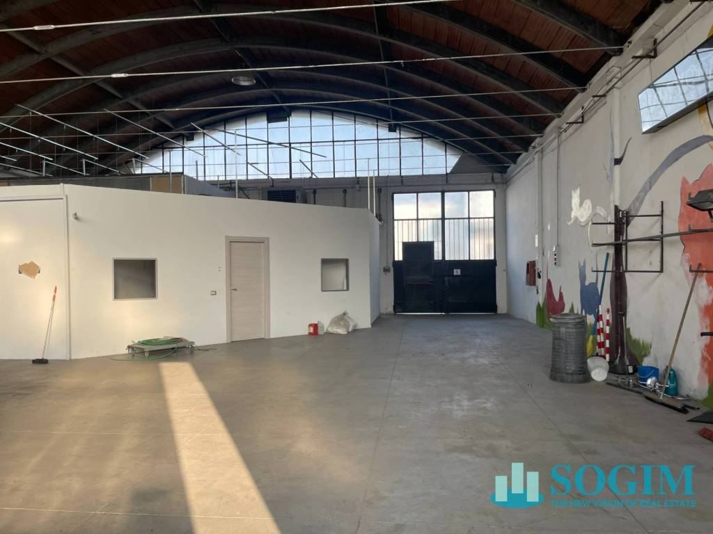 locale commerciale in affitto a Segrate