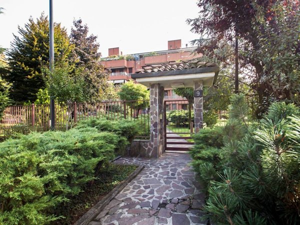 appartamento in affitto a Segrate in zona Redecesio
