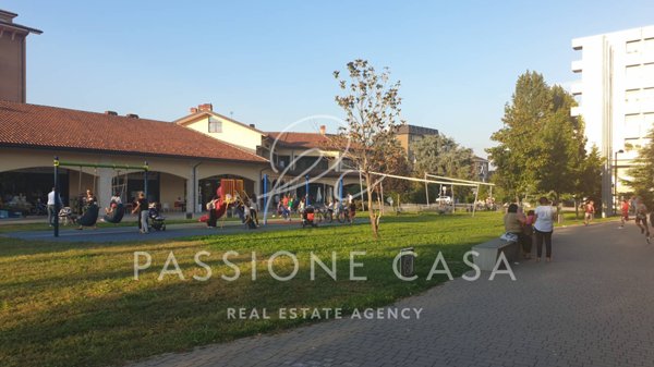 locale commerciale in affitto a Segrate in zona Novegro