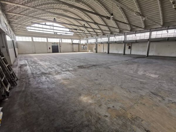 locale commerciale in affitto a Segrate