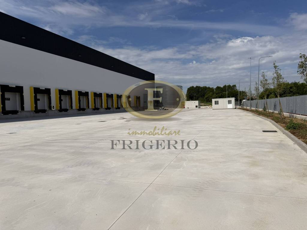 locale commerciale in affitto a Segrate