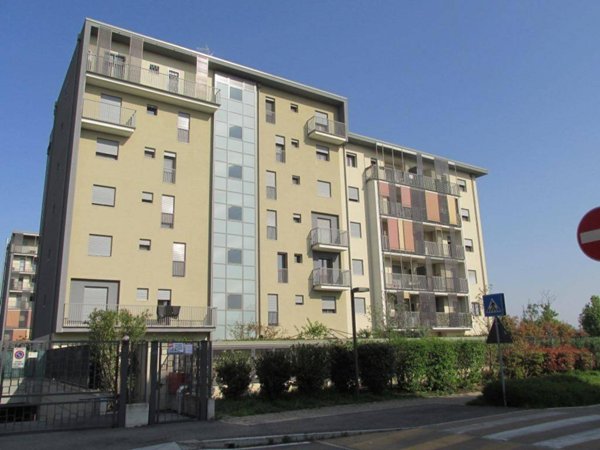 appartamento in affitto a Segrate in zona Redecesio