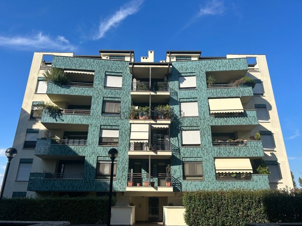 appartamento in affitto a Segrate in zona Redecesio