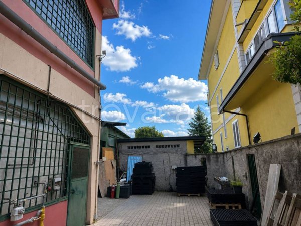 locale commerciale in affitto a Segrate