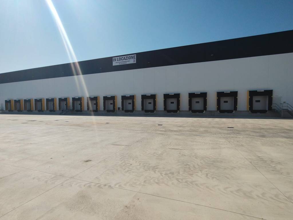 locale commerciale in affitto a Segrate
