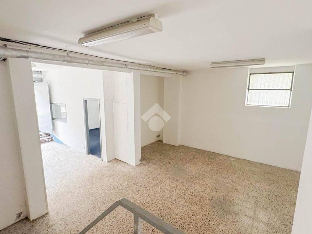 locale commerciale in affitto a Segrate