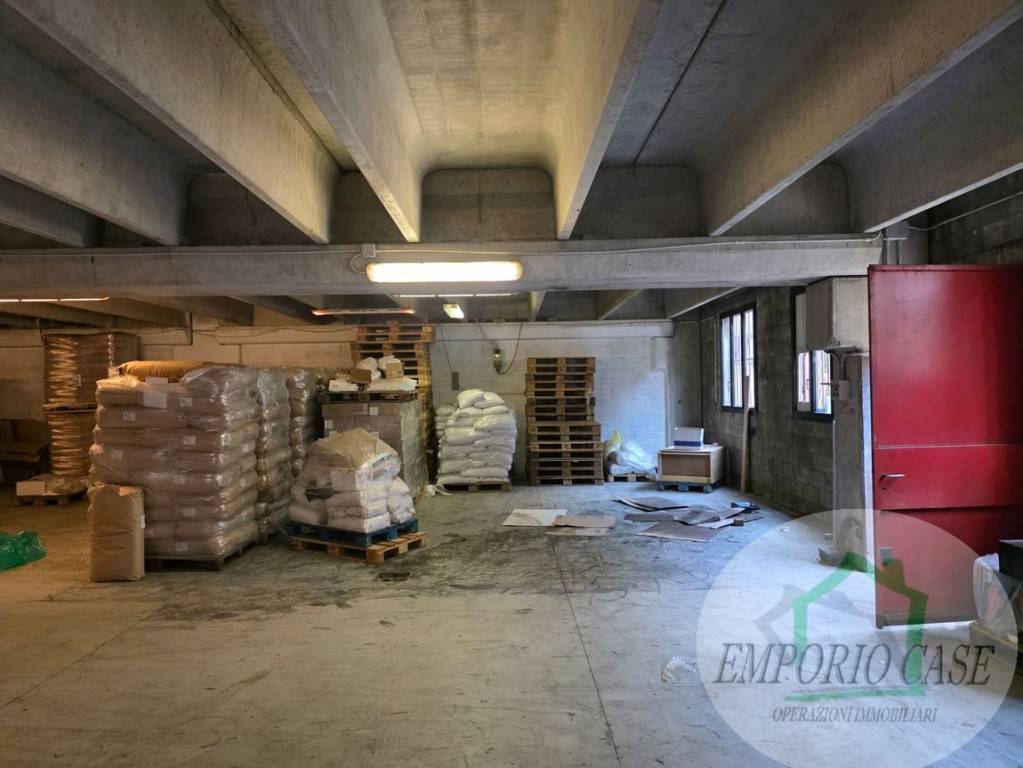 locale commerciale in affitto a Segrate